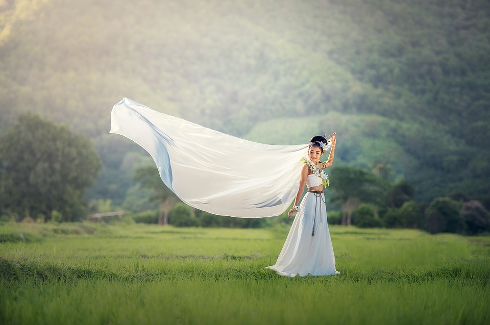 bride with beautiful wedding gown